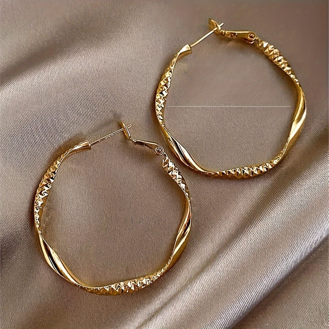 Boucles d’oreilles de haute joaillerie – élégance épurée