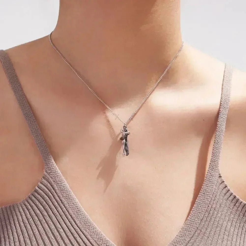 Collier Couple Cœur Câlin — Pendentif Romantique Unisexe - Bijoux Femme Tendance - Amoréa Paris